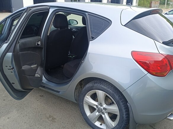 2011 Opel Astra J, серебристый, 575000 рублей - вид 18