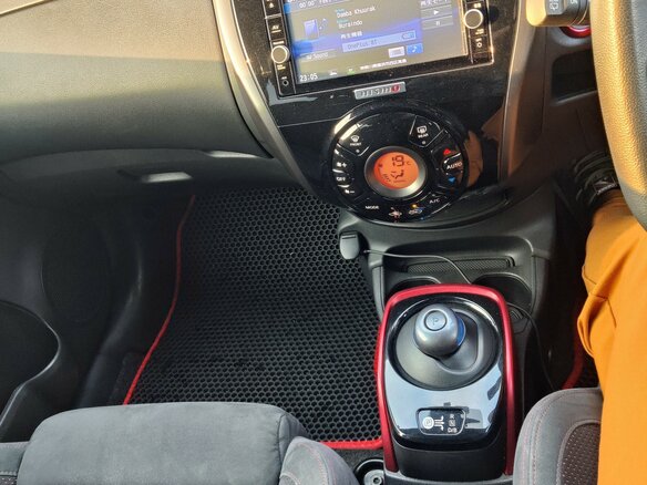 2018 Nissan Note Nismo e-Power II Рестайлинг, красный, 1500000 рублей - вид 12