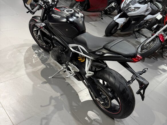 2019 Triumph Street Triple, чёрный, 755000 рублей - вид 13