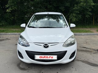 2011 Mazda 2 II Рестайлинг (DE2), белый, 700000 рублей, вид 1