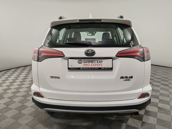 2016 Toyota RAV4 IV (XA40) Рестайлинг, белый - вид 5