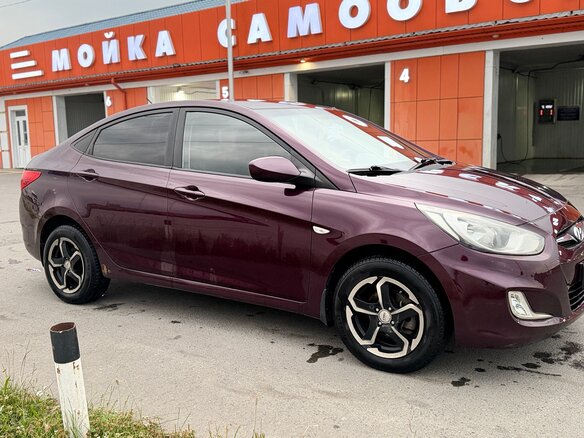 2011 Hyundai Solaris I, фиолетовый, 750000 рублей - вид 2