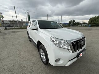 2013 Toyota Land Cruiser Prado 4-speed 150 Series Рестайлинг 1, белый, 3300000 рублей, вид 2