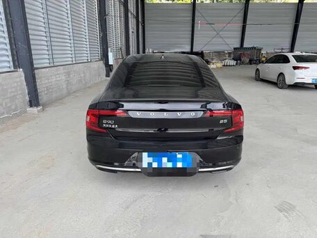 2023 Volvo S90 II Рестайлинг, чёрный, 4244000 рублей, вид 4