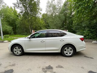 2021 Skoda Octavia IV (A8), белый, 2050000 рублей, вид 1