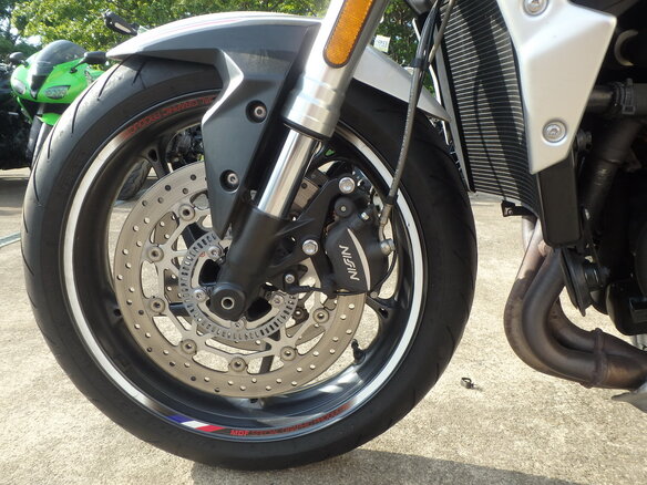 2021 Triumph Street Triple, белый, 820000 рублей - вид 10