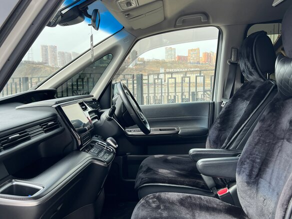 2018 Honda Stepwgn Spada V Рестайлинг, белый, 2365000 рублей - вид 8