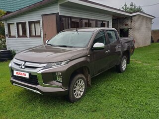 2019 Mitsubishi L200 V Рестайлинг, коричневый, 4020000 рублей, вид 1