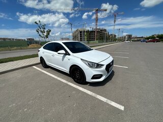 2018 Hyundai Solaris II, белый, 950000 рублей, вид 4