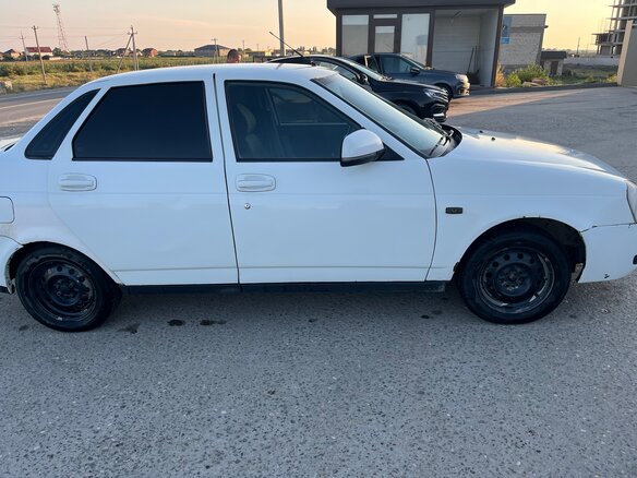 2011 Lada (ВАЗ) Priora I, белый, 300000 рублей - вид 1