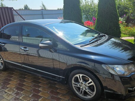 2009 Honda Civic VIII Рестайлинг, чёрный, 800000 рублей, вид 5