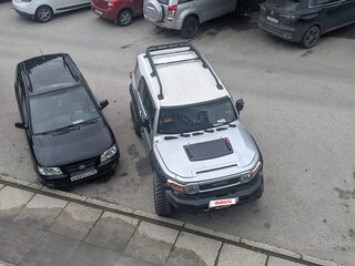 2006 Toyota FJ Cruiser, серебристый, 2450000 рублей, вид 3