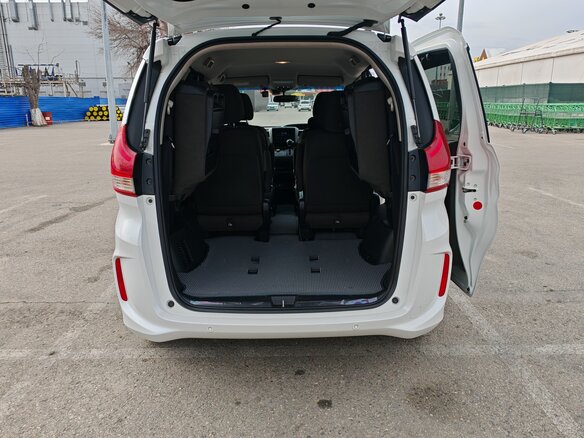 2021 Honda Freed II Рестайлинг, белый, 2000000 рублей - вид 6