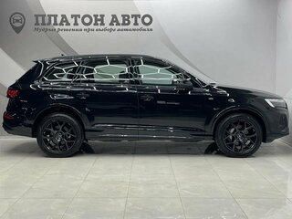 2025 Audi Q7 45 TFSI II (4M) Рестайлинг 2, чёрный, 8960000 рублей, вид 4