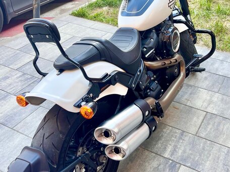 2018 Harley-Davidson Fat Bob, белый, 1600000 рублей, вид 5