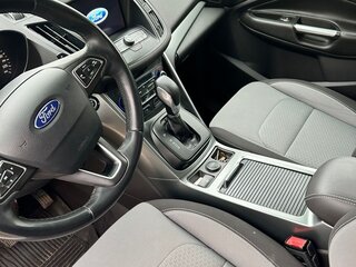 2017 Ford Kuga II Рестайлинг, белый, 1820000 рублей, вид 5