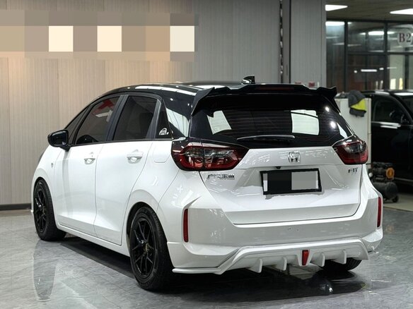 2022 Honda Fit RS IV Рестайлинг, белый - вид 5