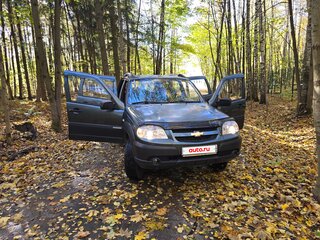 2011 Chevrolet Niva I Рестайлинг, зелёный, 470000 рублей, вид 3