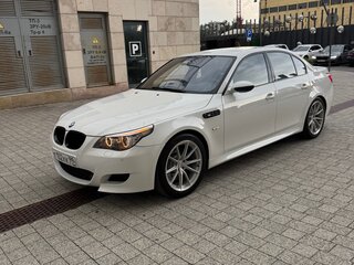 2008 BMW M5 IV (E60/E61), белый, 8500000 рублей, вид 1