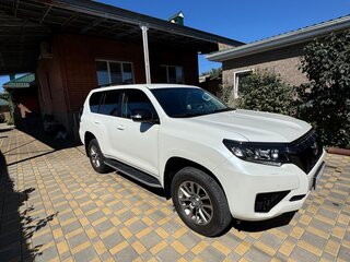 2021 Toyota Land Cruiser Prado 150 Series Рестайлинг 3, белый, 6200000 рублей, вид 2