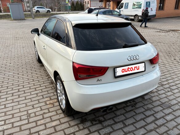 2011 Audi A1 I (8X), белый, 840000 рублей - вид 16