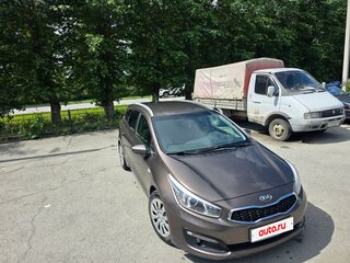 2017 Kia Ceed II Рестайлинг, коричневый, 910000 рублей, вид 3