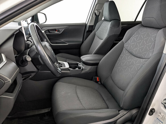 2021 Toyota RAV4 V (XA50), белый, 2865000 рублей - вид 19