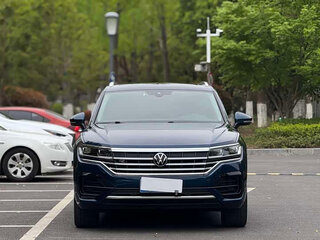 2023 Volkswagen Touareg III, синий, 5819275 рублей, вид 2