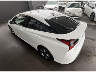 2022 Toyota Prius IV Рестайлинг (XW50), белый, 2040700 рублей, вид 4