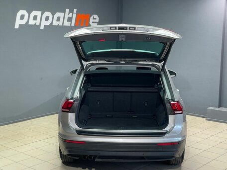 2017 Volkswagen Tiguan II, серый, 2099000 рублей, вид 5