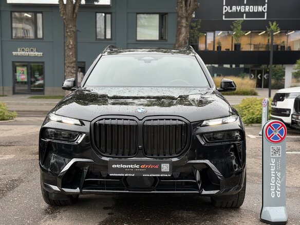 2026 BMW X7 40d I (G07) Рестайлинг, чёрный, 15189000 рублей - вид 1