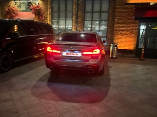 2021 BMW 5 серии 530i xDrive VII (G30/G31/G38) Рестайлинг, серый, 4990000 рублей, вид 4