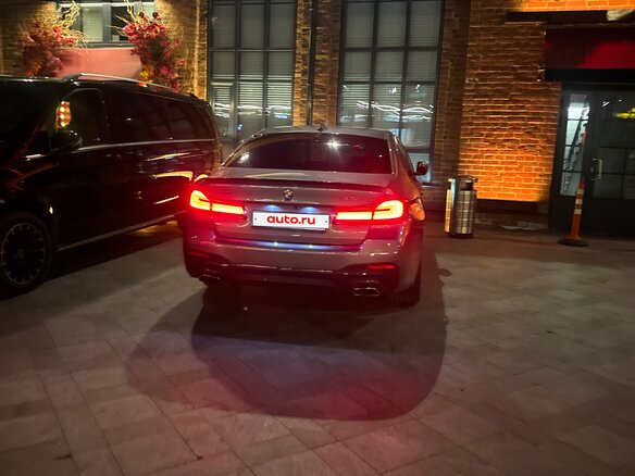 2021 BMW 5 серии 530i xDrive VII (G30/G31/G38) Рестайлинг, серый, 4990000 рублей - вид 3