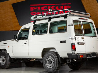 2025 Toyota Land Cruiser 78 70 Series Рестайлинг 2, белый, 9900000 рублей, вид 4