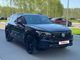 2019 Volkswagen Touareg III, чёрный, 4600000 рублей, вид 3