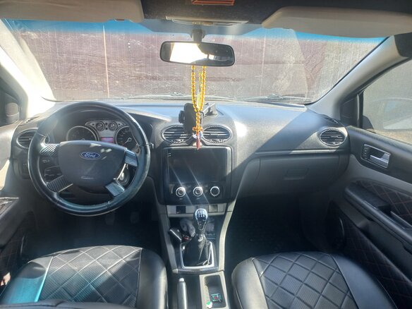 2011 Ford Focus II Рестайлинг, серый, 380000 рублей - вид 2