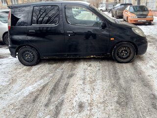 2002 Toyota FunCargo, чёрный, 370000 рублей, вид 2