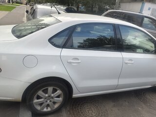 2015 Volkswagen Polo V, белый, 900000 рублей, вид 3