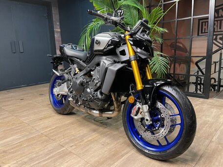 2026 Yamaha MT-09 (FZ-09), серый, 1850000 рублей, вид 3