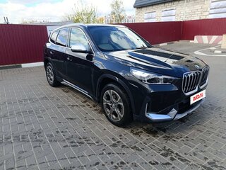 2023 BMW X1 28i xDrive III (U11/U12), чёрный, 2989606 рублей, вид 3