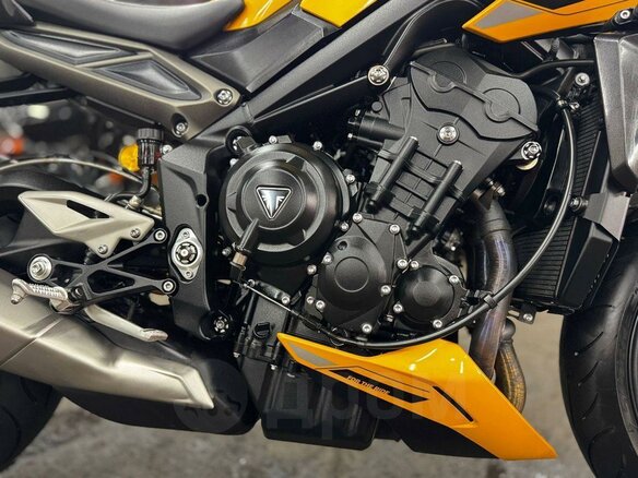 2023 Triumph Street Triple, жёлтый, 1170000 рублей - вид 9