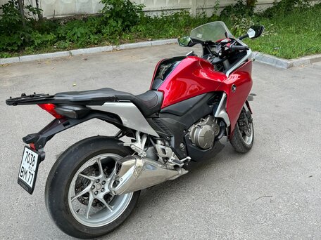 2010 Honda VFR 1200, красный, 540000 рублей, вид 3