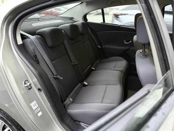 2011 Renault Fluence I, бежевый, 990000 рублей - вид 16