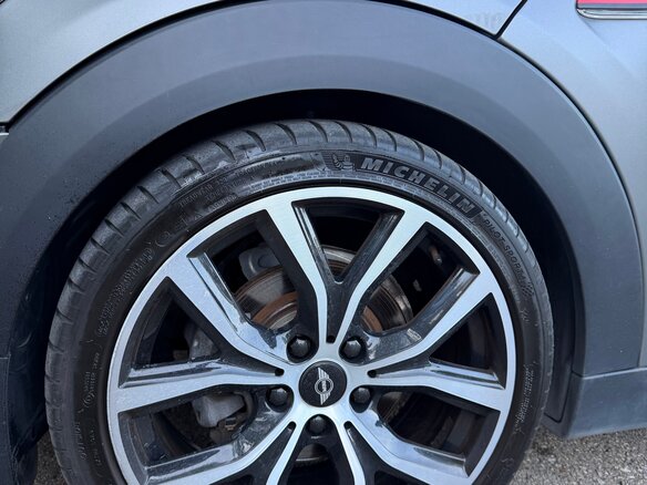 2019 Mini Hatch Cooper III (F55/F56) Рестайлинг, серый, 1750000 рублей - вид 18