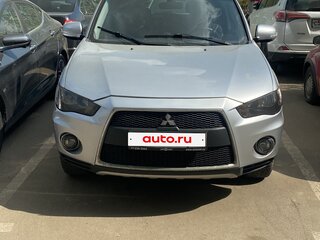 2009 Mitsubishi Outlander II Рестайлинг, серебристый, 800000 рублей, вид 2