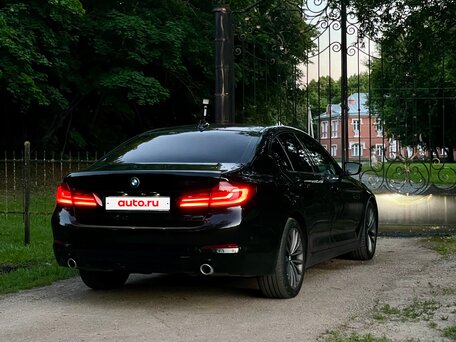 2017 BMW 5 серии 520d xDrive VII (G30/G31/G38), чёрный, 2650000 рублей, вид 4