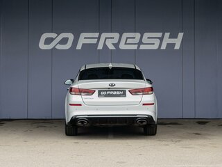 2019 Kia Optima IV Рестайлинг, белый, 2130000 рублей, вид 4