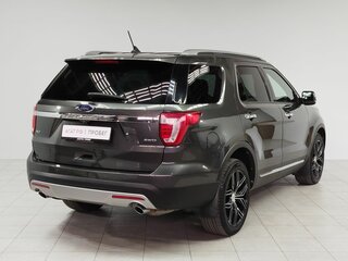 2017 Ford Explorer V Рестайлинг, серый, 2550000 рублей, вид 5