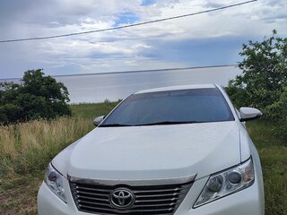 2014 Toyota Camry VII (XV50), белый, 1530000 рублей, вид 1