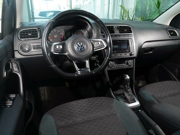2019 Volkswagen Polo V Рестайлинг, серый - вид 5